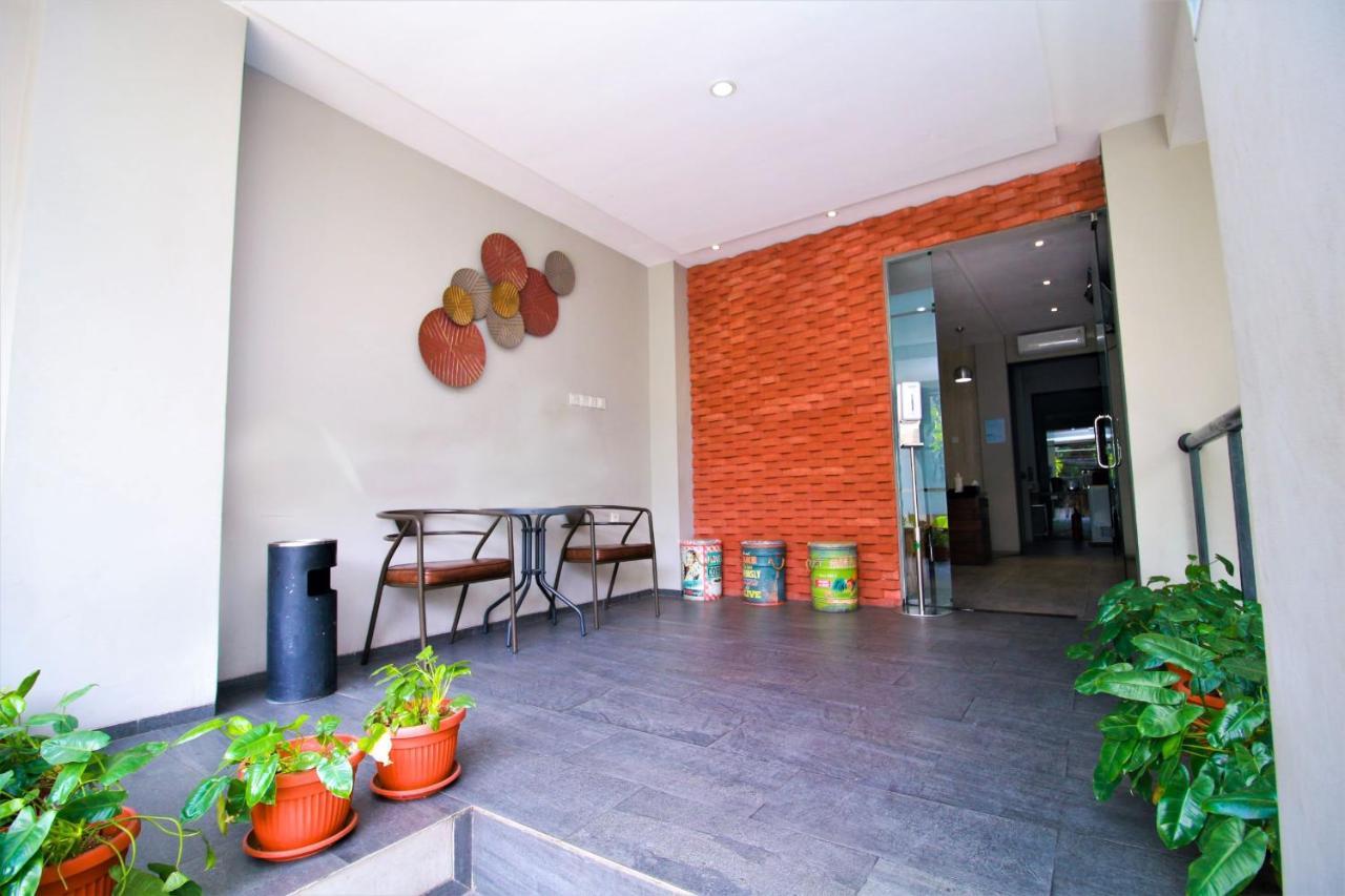 Hostel Bale Resident Jakarta Exterior foto