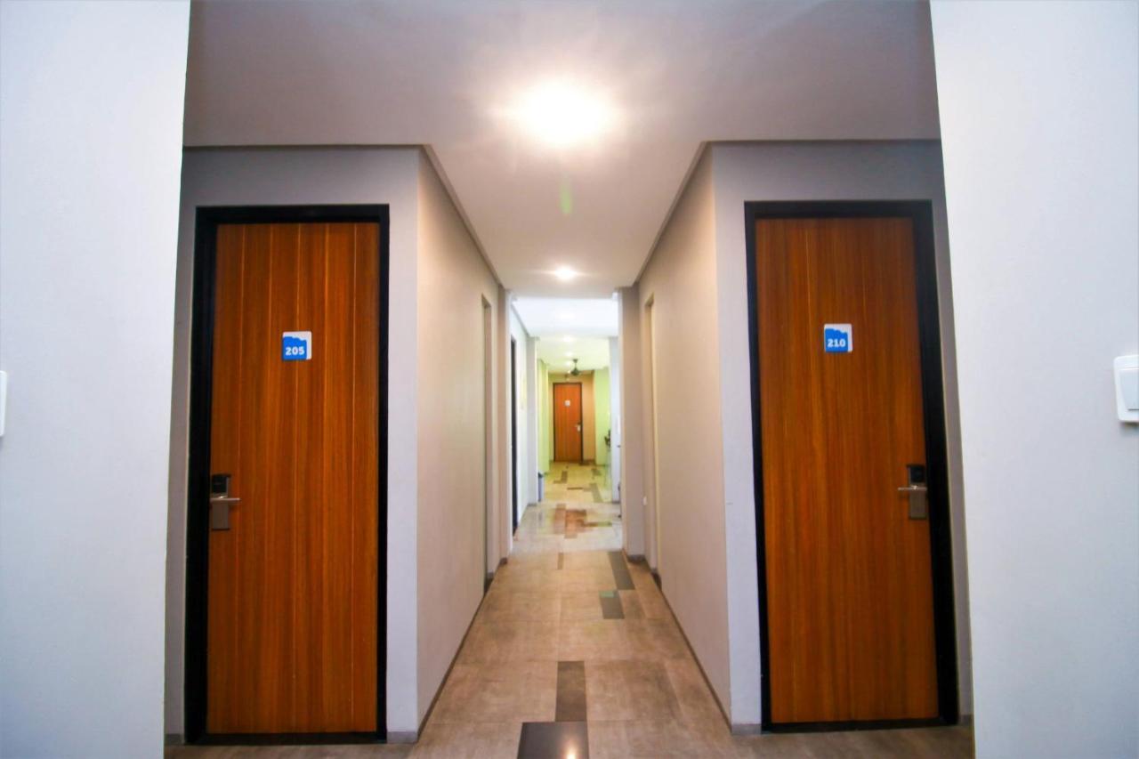 Hostel Bale Resident Jakarta Exterior foto