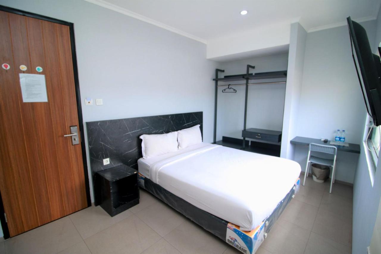 Hostel Bale Resident Jakarta Exterior foto