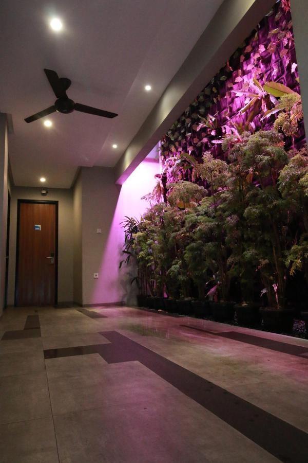 Hostel Bale Resident Jakarta Exterior foto