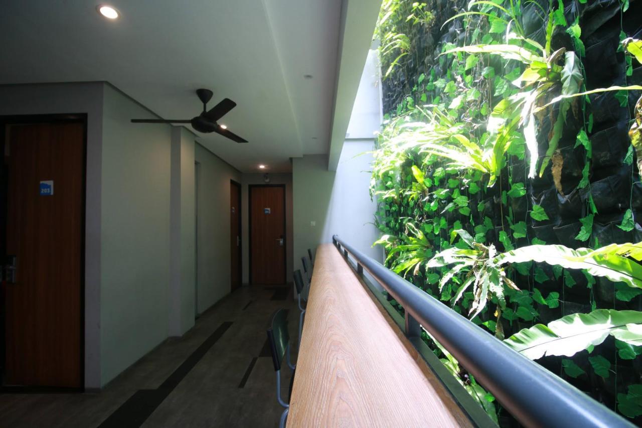 Hostel Bale Resident Jakarta Exterior foto