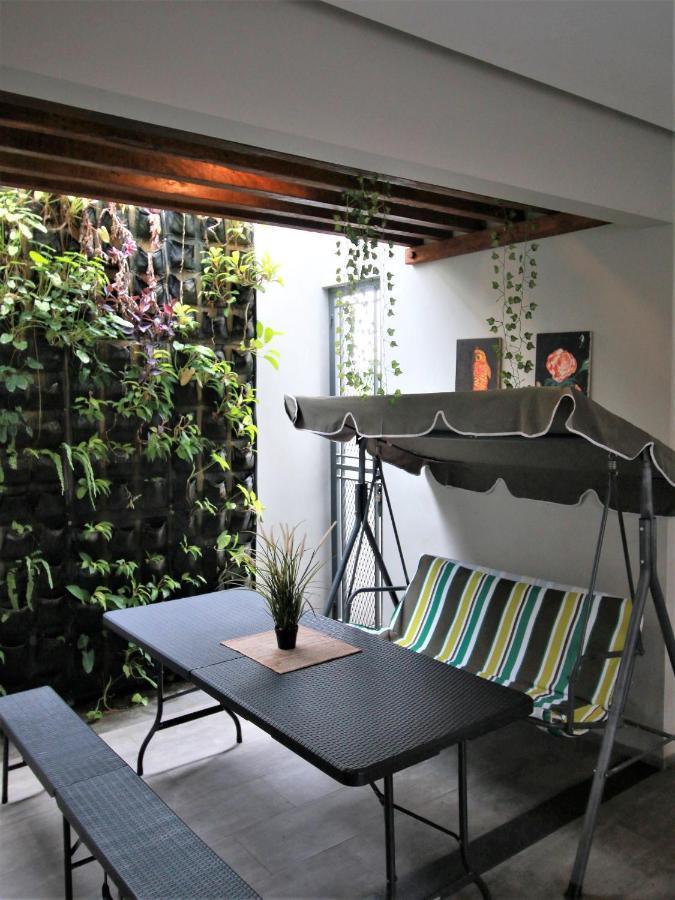 Hostel Bale Resident Jakarta Exterior foto