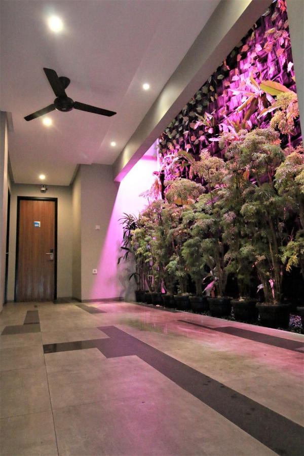 Hostel Bale Resident Jakarta Exterior foto