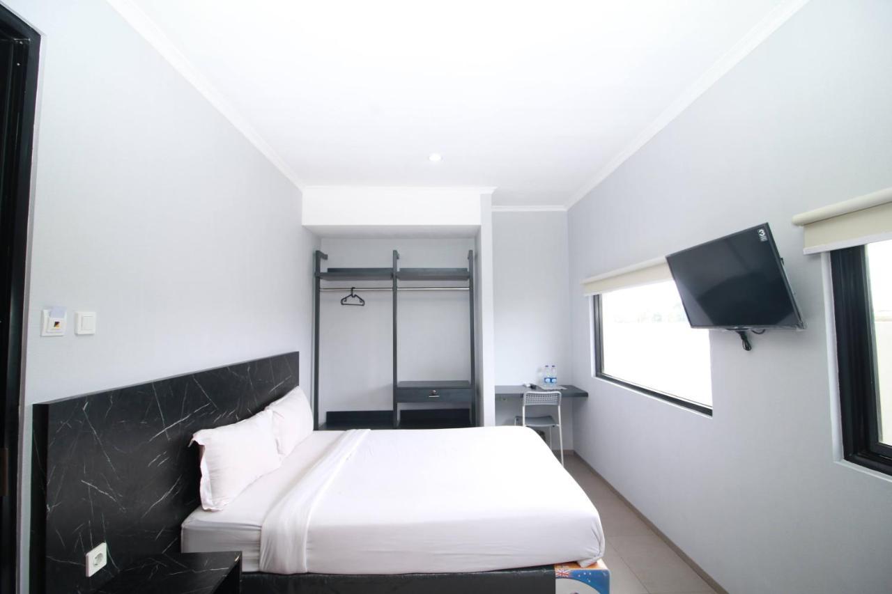 Hostel Bale Resident Jakarta Exterior foto