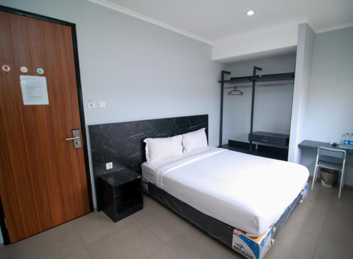 Hostel Bale Resident Jakarta Exterior foto