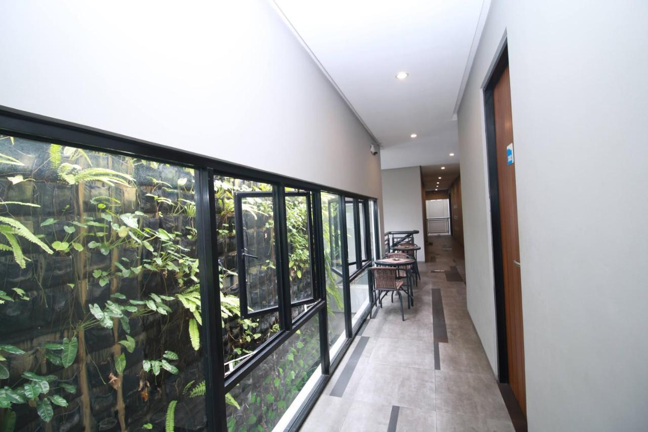 Hostel Bale Resident Jakarta Exterior foto